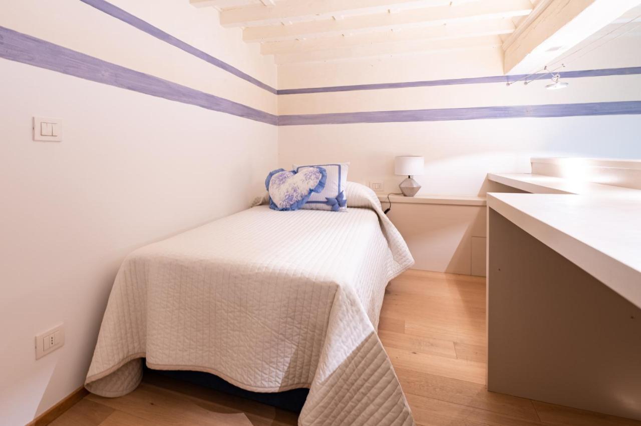 Central And Roomy Near The Station And Duomo - Homeunity Firenze Kültér fotó